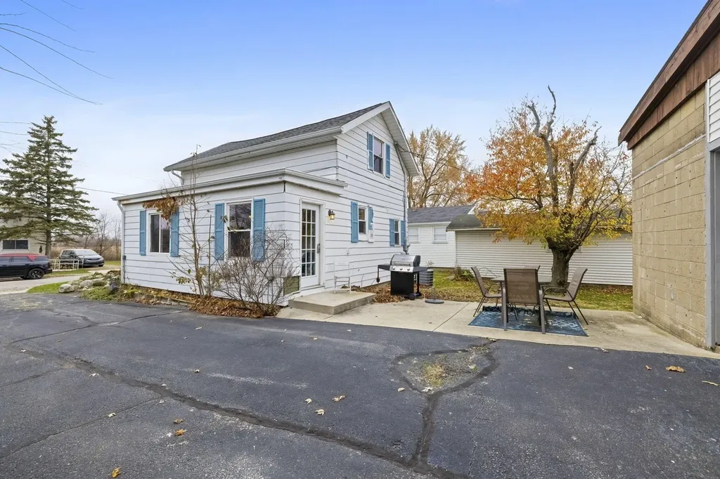 607 Sherwood Avenue Three Oaks Village MI 49128