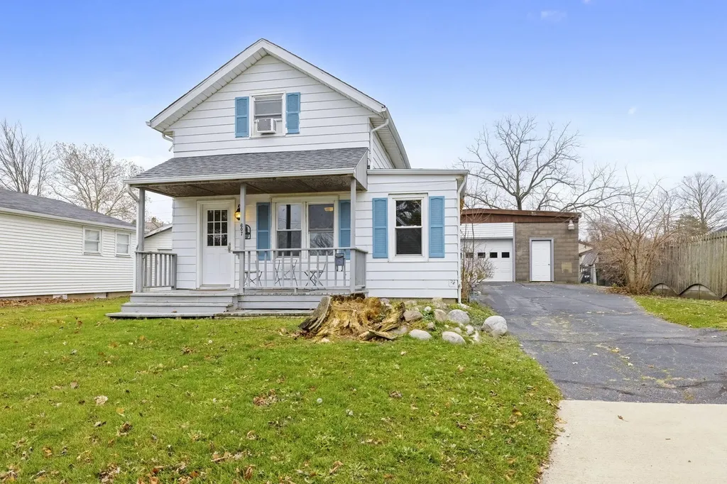 607 Sherwood Avenue Three Oaks Village MI 49128