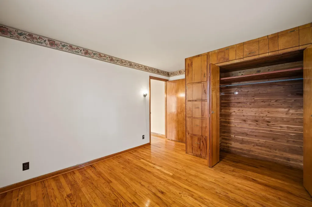 55796 92nd Avenue Hamilton Township MI 49047