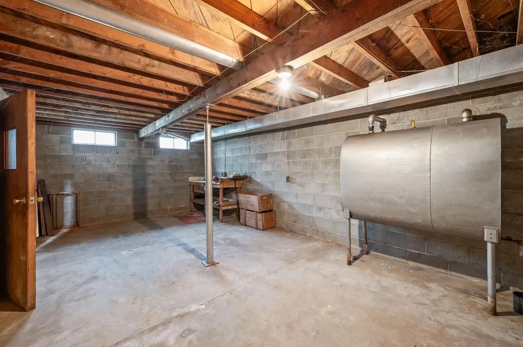 55796 92nd Avenue Hamilton Township MI 49047