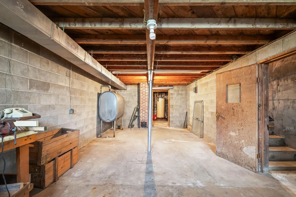 55796 92nd Avenue Hamilton Township MI 49047