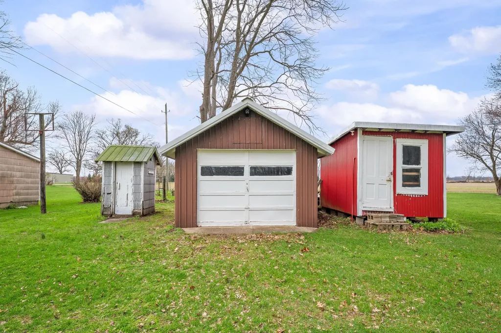 55796 92nd Avenue Hamilton Township MI 49047