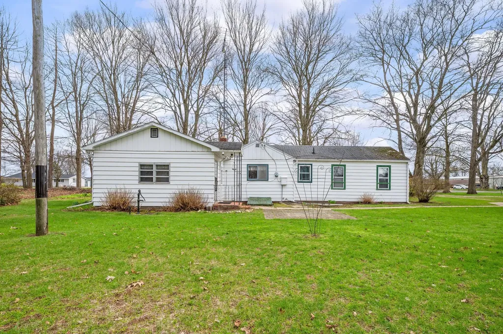 55796 92nd Avenue Hamilton Township MI 49047