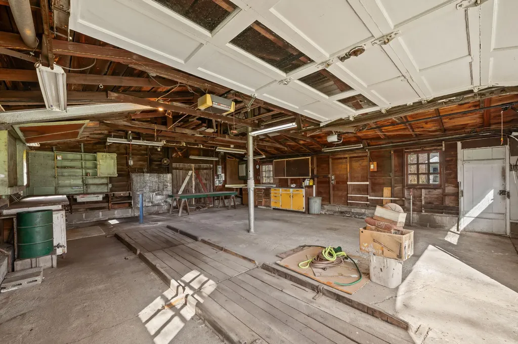 55796 92nd Avenue Hamilton Township MI 49047