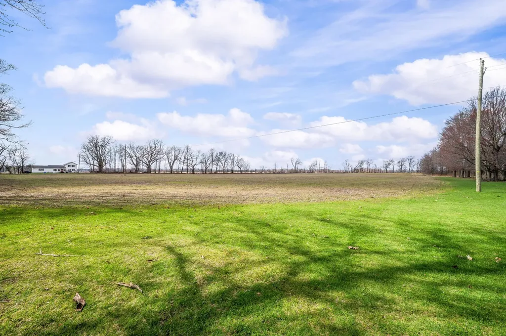 55796 92nd Avenue Hamilton Township MI 49047