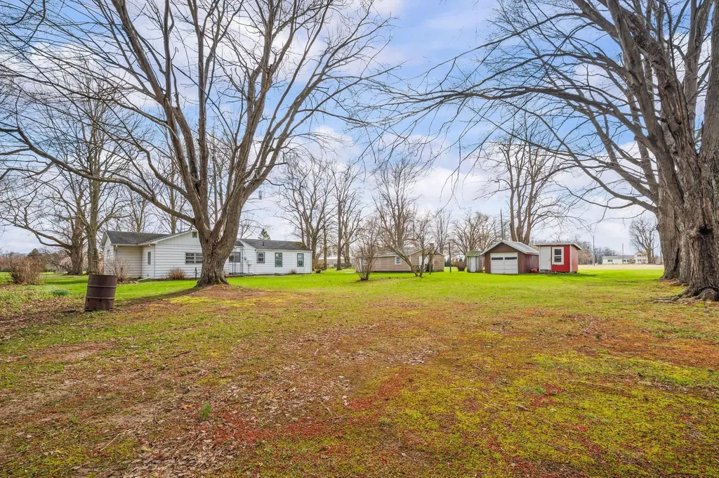 55796 92nd Avenue Hamilton Township MI 49047