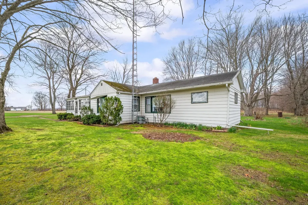 55796 92nd Avenue Hamilton Township MI 49047