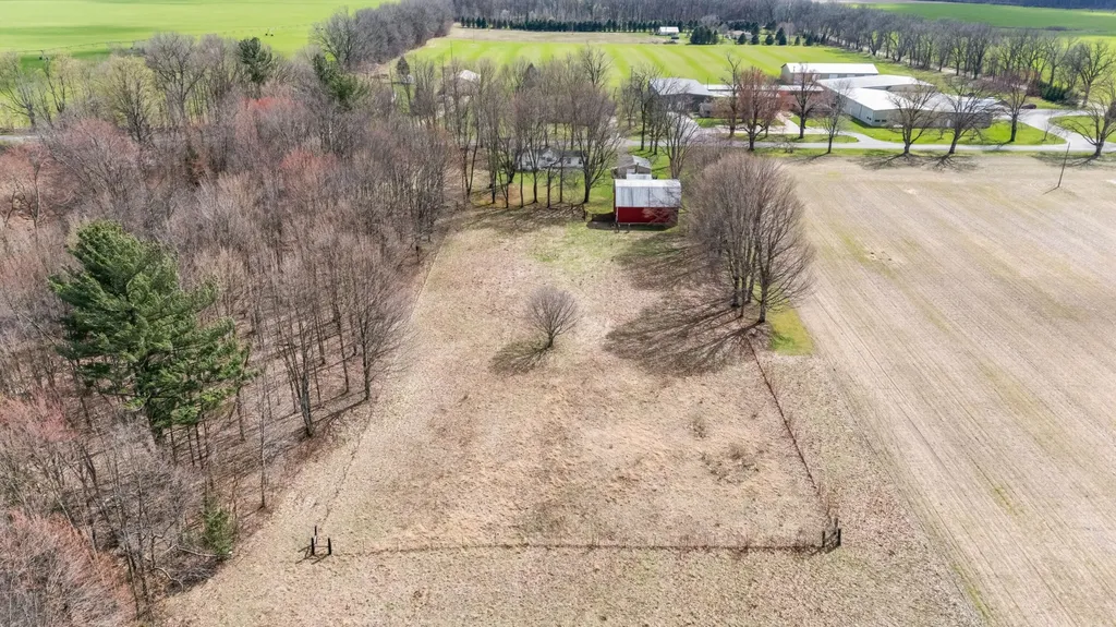 55796 92nd Avenue Hamilton Township MI 49047
