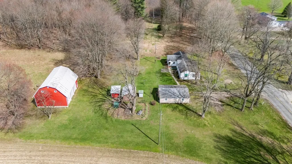 55796 92nd Avenue Hamilton Township MI 49047