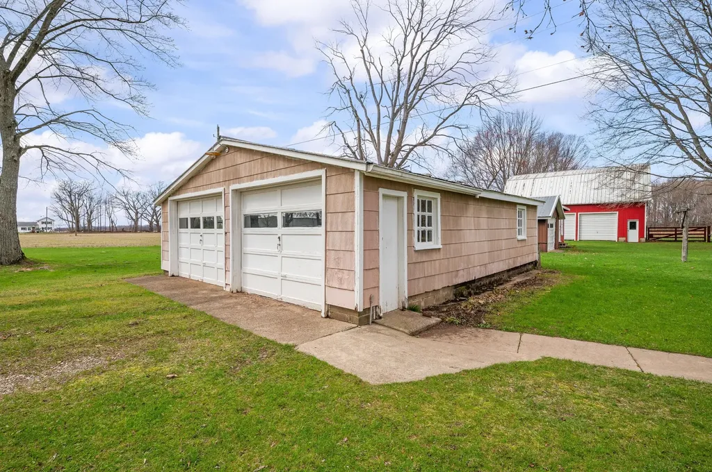 55796 92nd Avenue Hamilton Township MI 49047