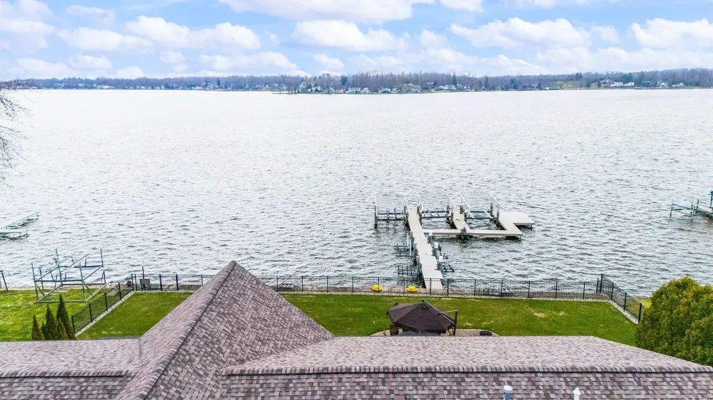 5363 Paw Paw Lake Road Coloma Charter Township MI 49038
