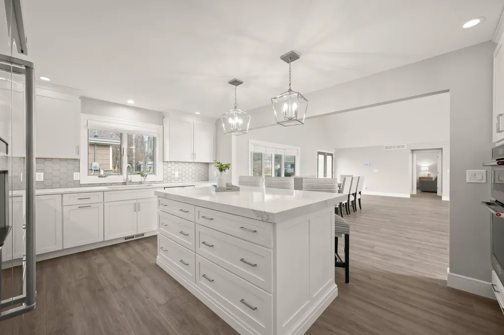 5363 Paw Paw Lake Road Coloma Charter Township MI 49038