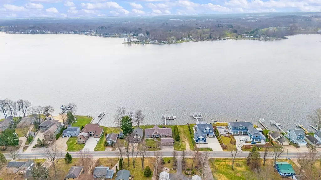 5363 Paw Paw Lake Road Coloma Charter Township MI 49038