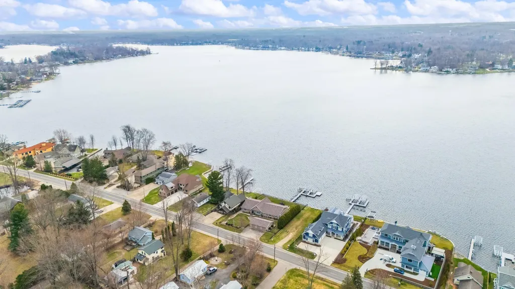 5363 Paw Paw Lake Road Coloma Charter Township MI 49038