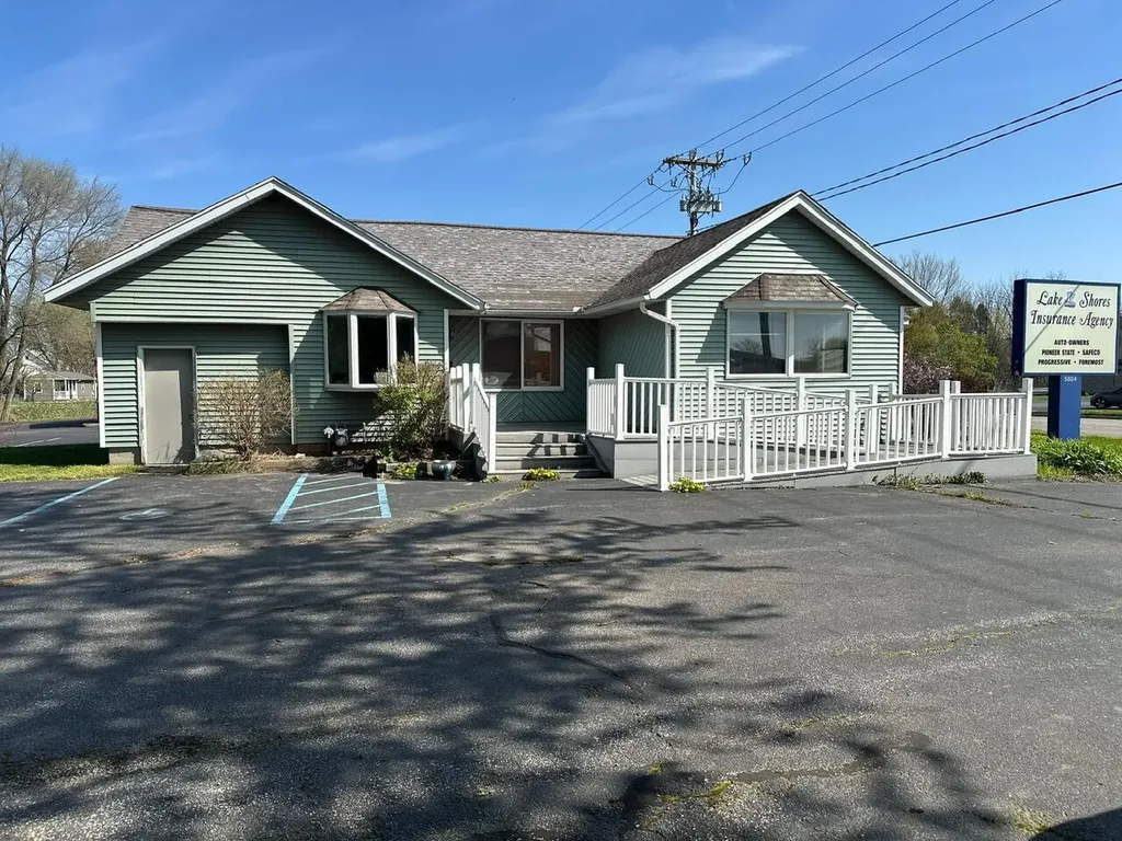 5604 Cleveland Avenue Lincoln Charter Township MI 49127