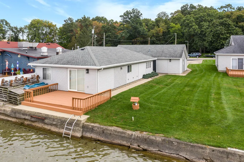 19976 M-60 Park Township MI 49093