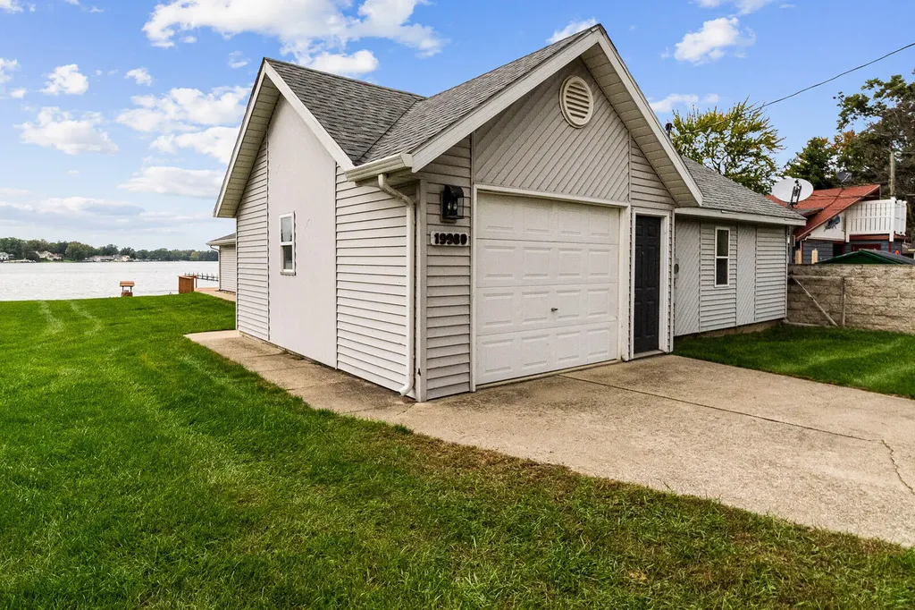 19976 M-60 Park Township MI 49093
