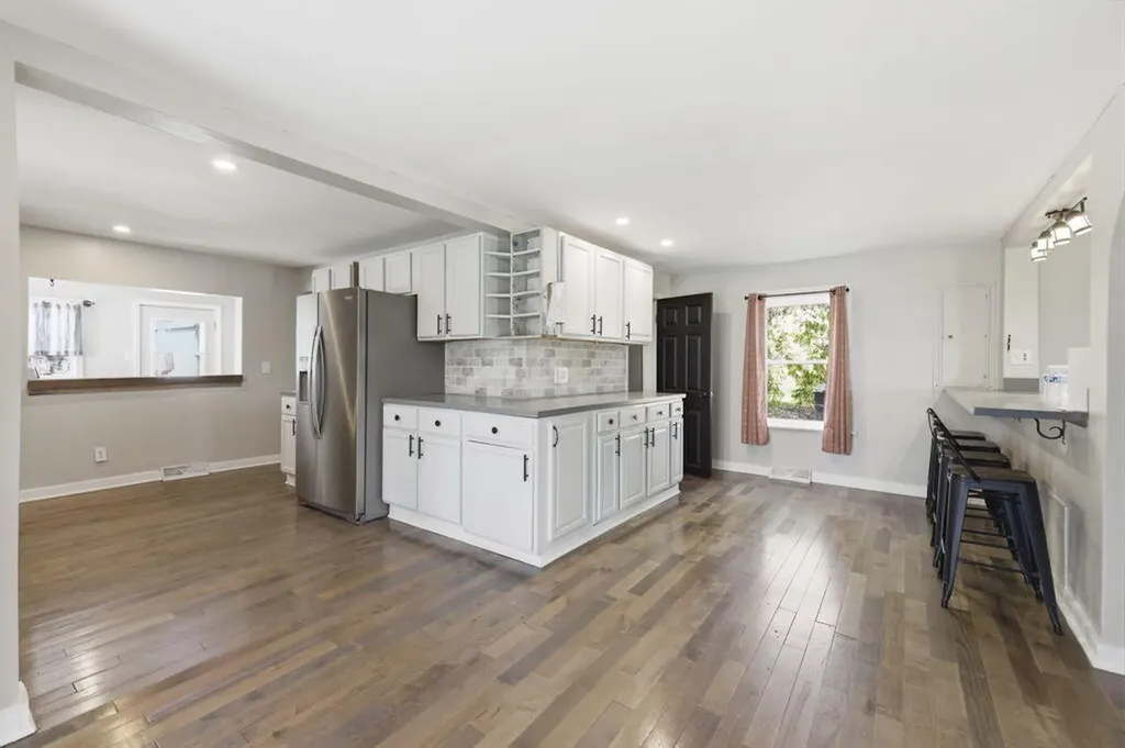 710 S Elm Street Three Oaks Township MI 49128