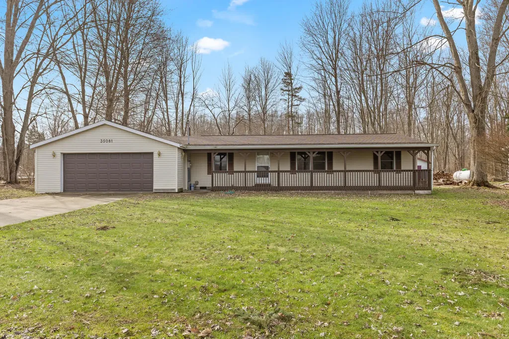 35081 Sweet Lake Drive Bloomingdale Township MI 49055