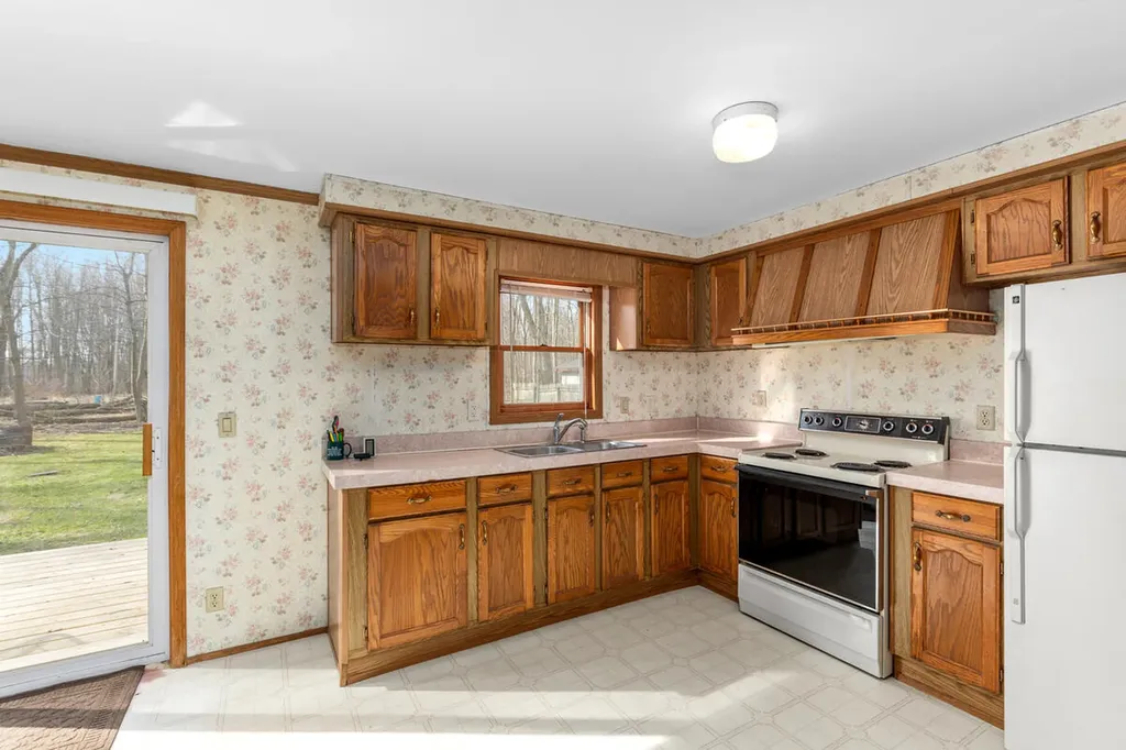 35081 Sweet Lake Drive Bloomingdale Township MI 49055