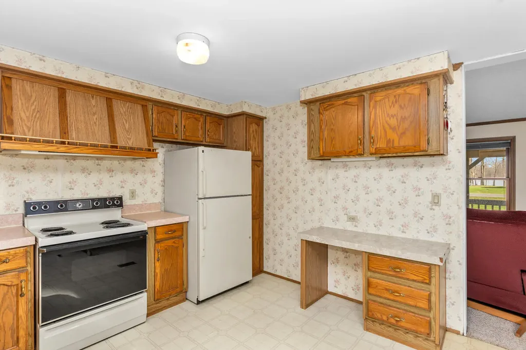 35081 Sweet Lake Drive Bloomingdale Township MI 49055