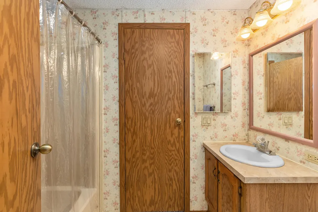 35081 Sweet Lake Drive Bloomingdale Township MI 49055