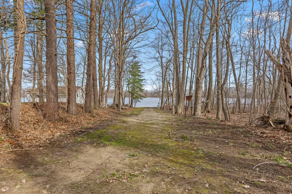 35081 Sweet Lake Drive Bloomingdale Township MI 49055
