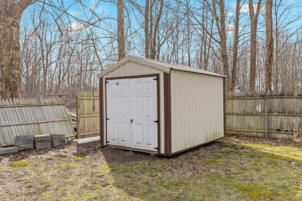 35081 Sweet Lake Drive Bloomingdale Township MI 49055