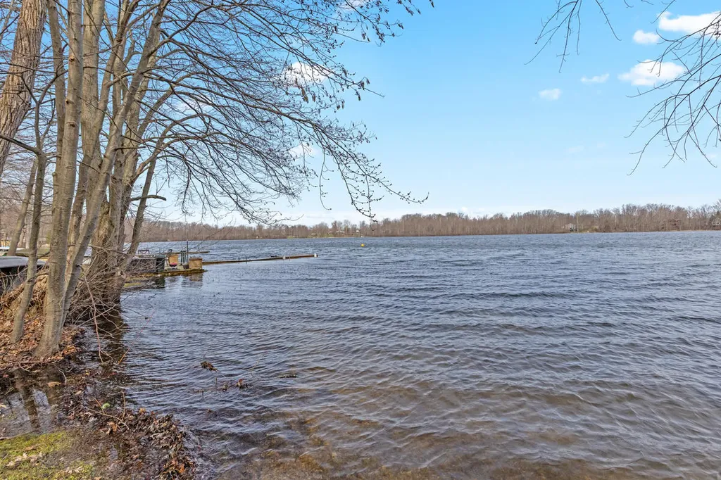 35081 Sweet Lake Drive Bloomingdale Township MI 49055