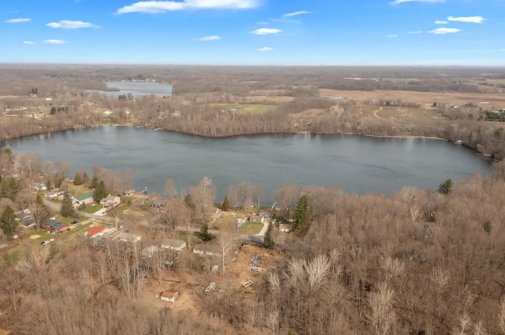 35081 Sweet Lake Drive Bloomingdale Township MI 49055