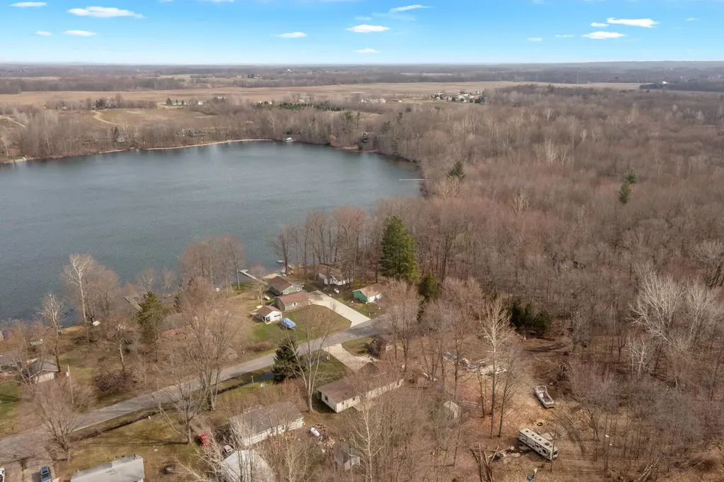35081 Sweet Lake Drive Bloomingdale Township MI 49055