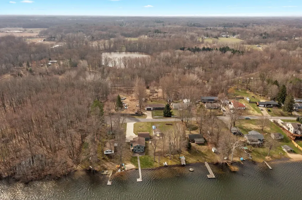 35081 Sweet Lake Drive Bloomingdale Township MI 49055
