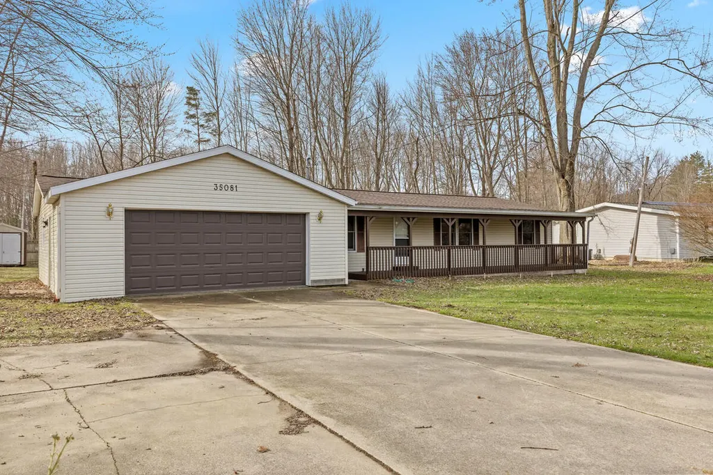 35081 Sweet Lake Drive Bloomingdale Township MI 49055