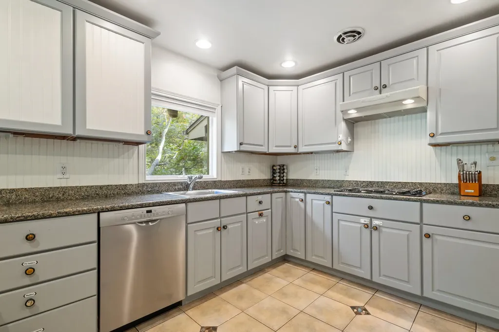 12370 Dunes Road Chikaming Township MI 49125