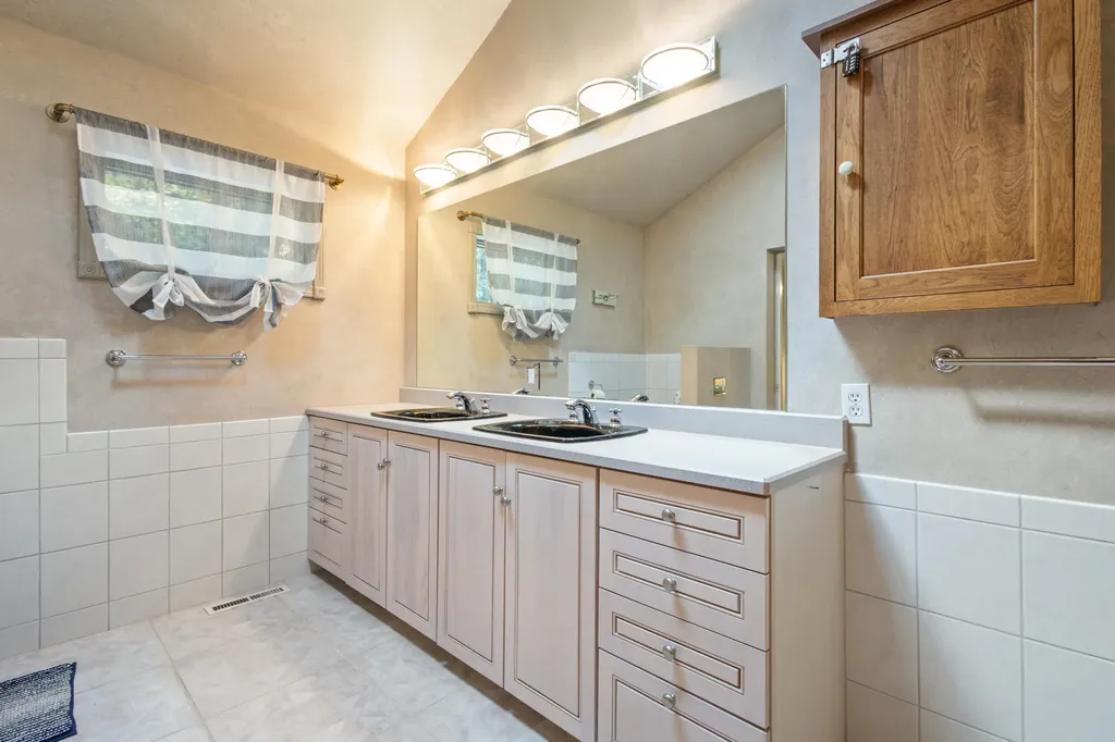 12370 Dunes Road Chikaming Township MI 49125