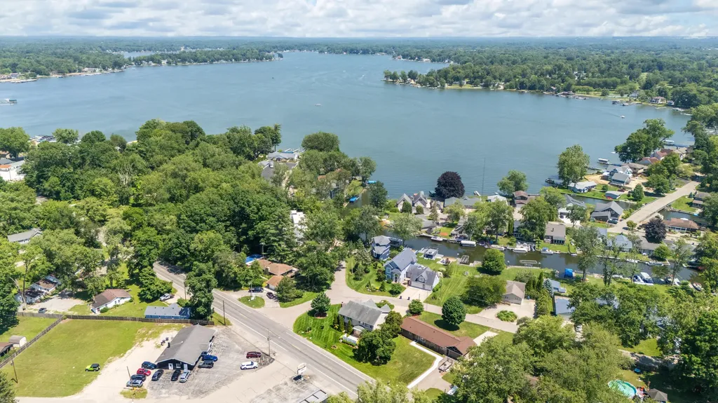 5036 Shoreview Drive Coloma Charter Township MI 49038