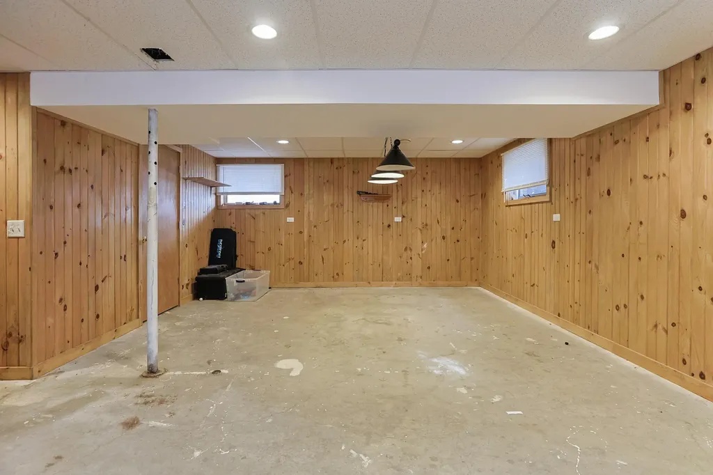 29460 M 62 W Silver Creek Township MI 49047