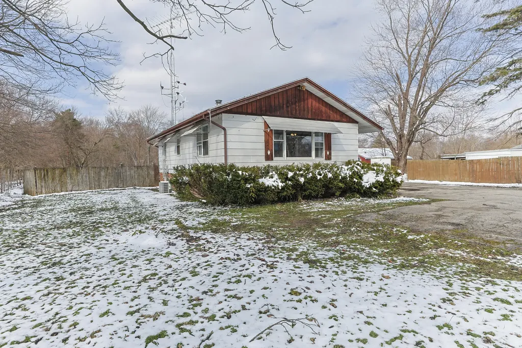 29460 M 62 W Silver Creek Township MI 49047