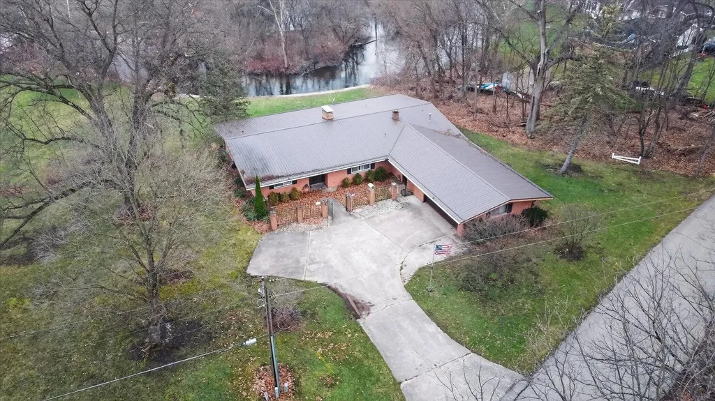 70506 Sunrise Drive Ontwa Township MI 49112