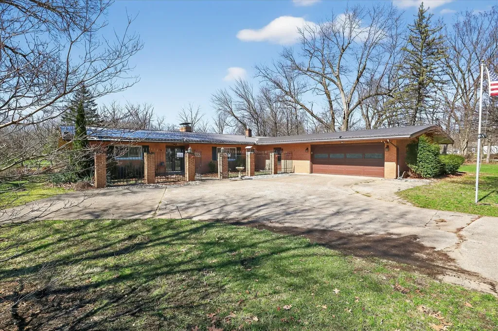 70506 Sunrise Drive Ontwa Township MI 49112
