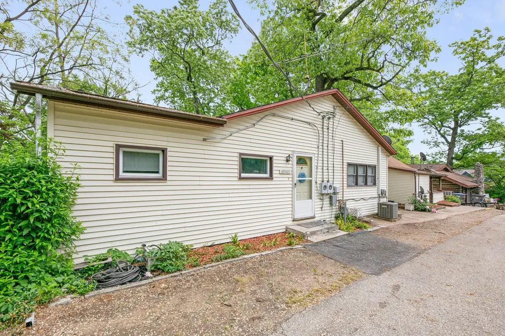 69465 High Street Porter Township MI 49130
