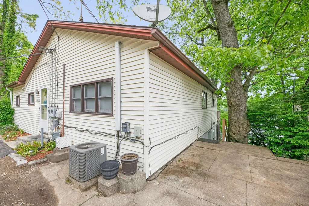 69465 High Street Porter Township MI 49130