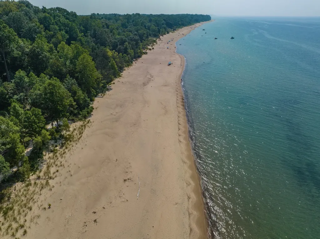 15360 Lakeshore Road Chikaming Township MI 49116