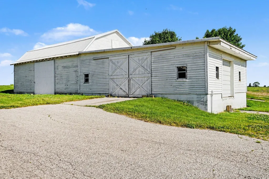 6629 N Branch Road Bainbridge Township MI 49022