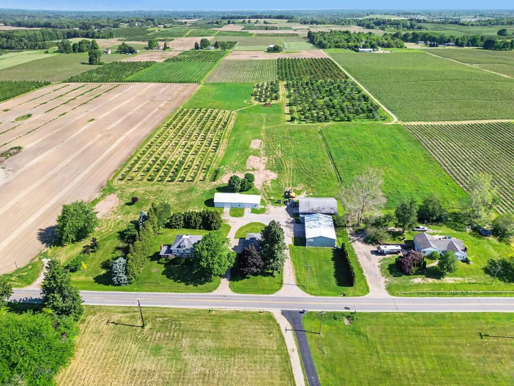 6629 N Branch Road Bainbridge Township MI 49022