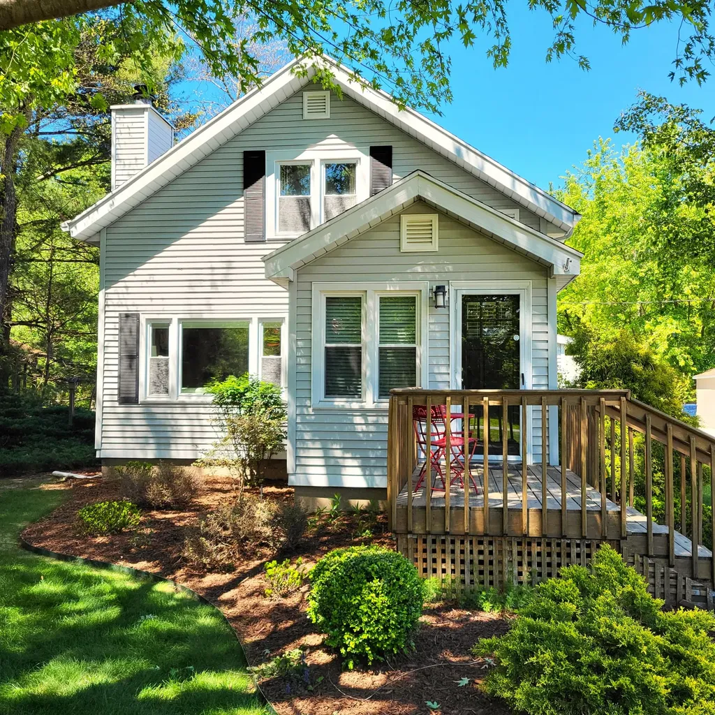 8605 East Chikaming Township MI 49116