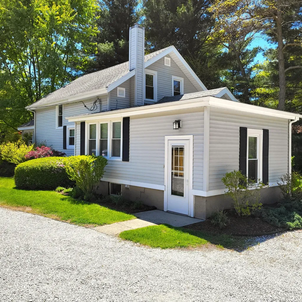 8605 East Chikaming Township MI 49116