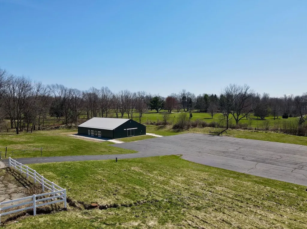 988 E State Street Cassopolis Village MI 49031