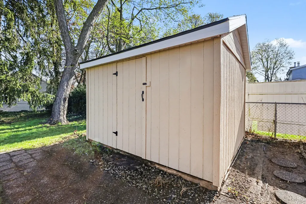 1227 Reycraft Drive Kalamazoo City MI 49001