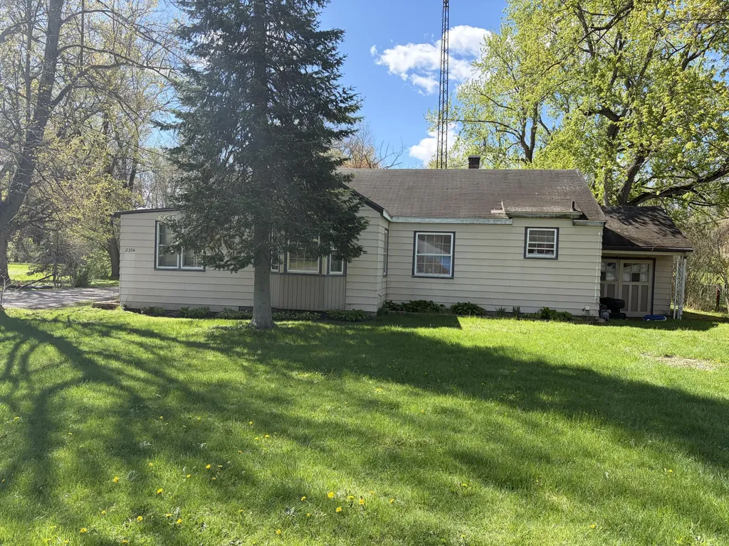 2394 Yankee Street Howard Township MI 49120